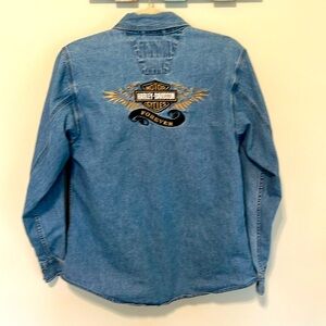 Vintage Harley-Davidson Women’s Denim Embroidered Button-Down Shirt / Size M